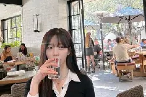 网红黄一鸣人设崩塌：抢闺蜜男友、骗财、不顾女儿高烧真相震惊全网