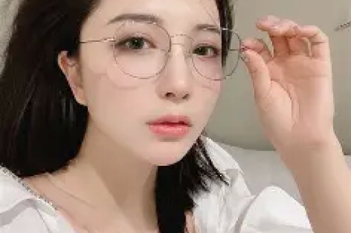 陪玩陪睡仅冰山一角!继关晓彤遭殃后千万网红再曝内娱猛料